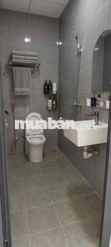 STUDIO BAN CÔNG FULL NỘI THẤT CAO CẤP - MÁY GIẶT RIÊNG SIÊU ĐẸP GẦN Q5