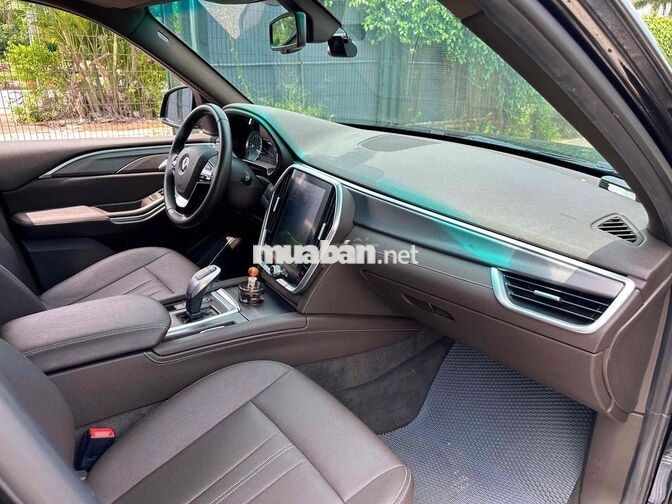 VinFast Lux SA Base 2.0 Turbo sản xuất 2021