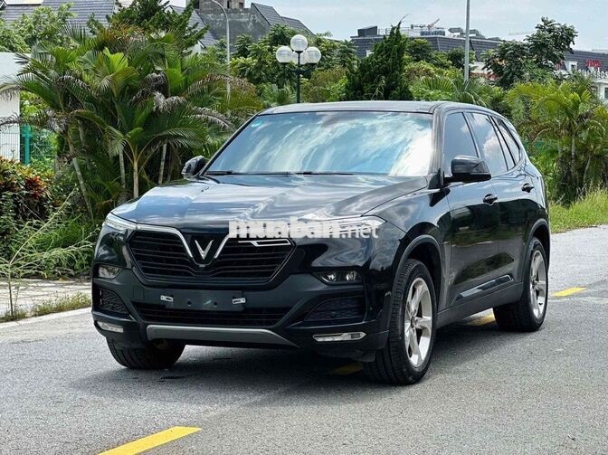 VinFast Lux SA Base 2.0 Turbo sản xuất 2021