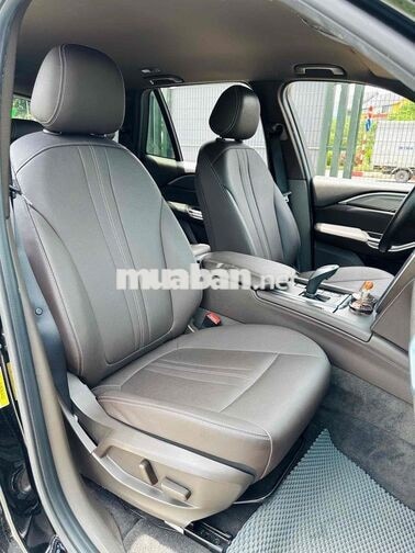 VinFast Lux SA Base 2.0 Turbo sản xuất 2021