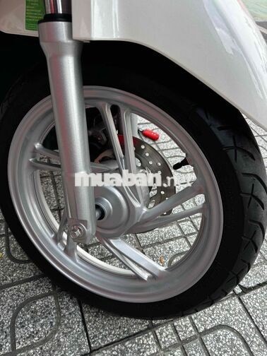 Honda SH 125i 2025 Trắng siêu lướt odo 4k zin 100%