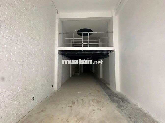 Nhà hàng, quán bar MT 23 Đồng Khởi, Q1. Dt: 4,5x38m, Kc: trệt lửng lầu