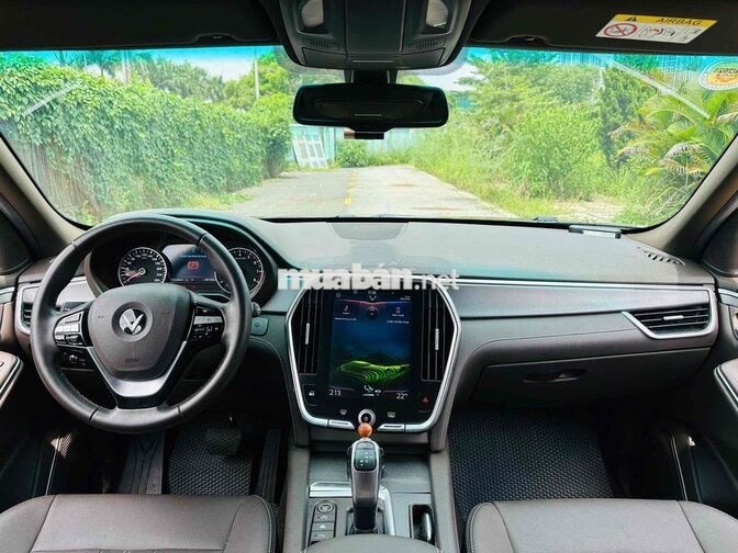 VinFast Lux SA Base 2.0 Turbo sản xuất 2021