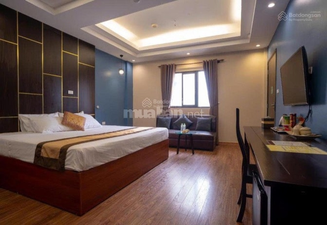Cho thuê khách sạn mặt phố Bùi Thị Xuân, 23 phòng