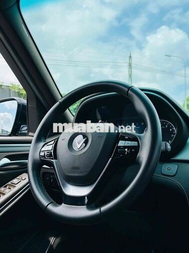 VinFast Lux SA Base 2.0 Turbo sản xuất 2021
