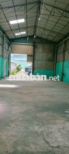 Cho thuê 350m2 có nhà trệt lầu 4 p ngủ và nhà kho Cao ráo đường cont