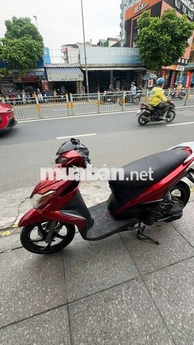 Yamaha Luvias 2013 Đỏ