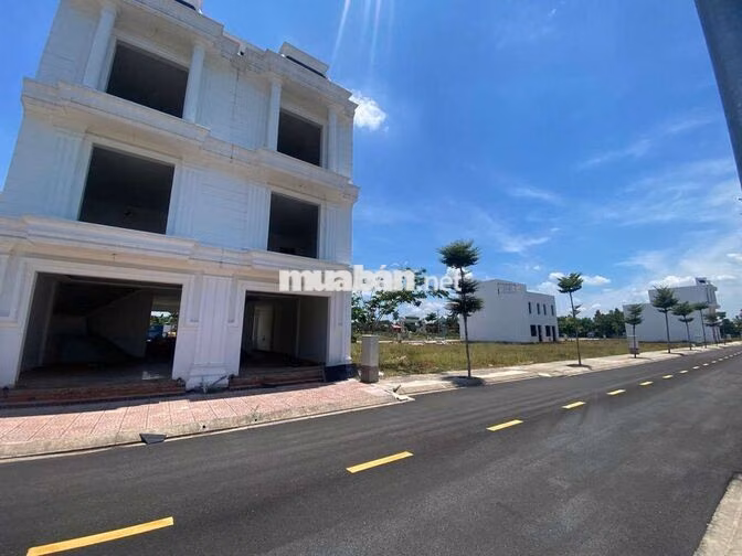 Cần bán gấp lô đất 70m2, MT DT741, gần KCN vsip 2, đã có sổ riêng