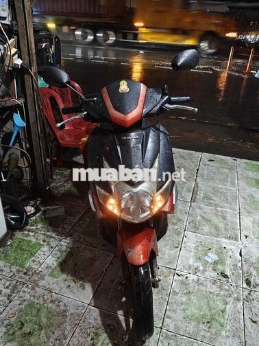 e kẹt tiền nên cần bán xe Ab
