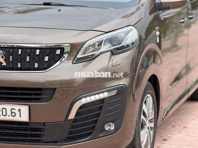 Peugeot Traveller Luxury 2019 Nâu