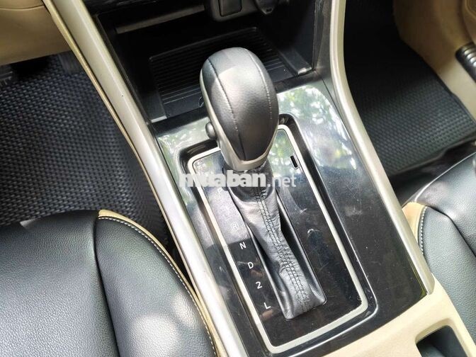 Mitsubishi Xpander 1.5 AT 2019 Trắng ngọc trai
