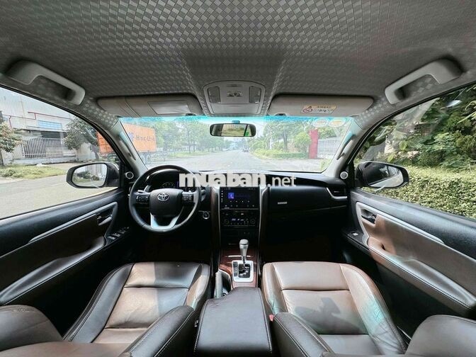 Toyota Fortuner 2.7V nhập indo 2017