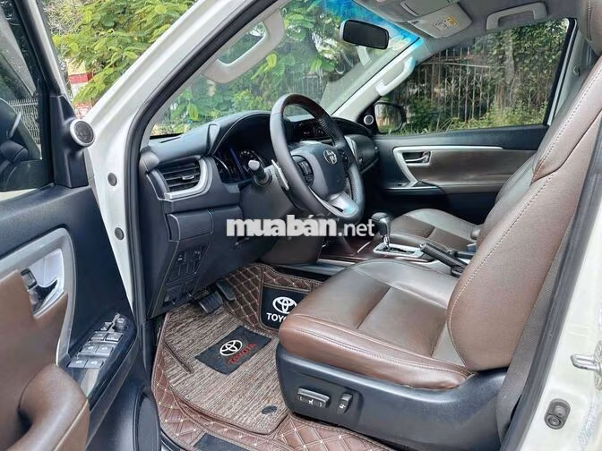 Toyota Fortuner 2.7V nhập indo 2017