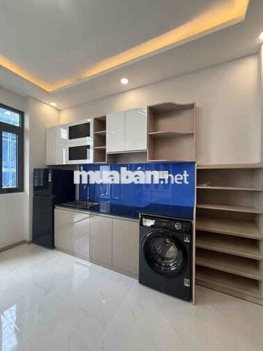 Studio ban công full nội thất máy giặt riêng mới khai trương