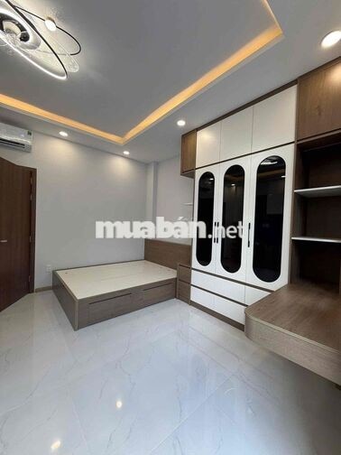 Studio ban công full nội thất máy giặt riêng mới khai trương