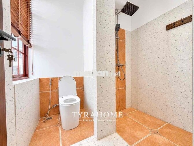 🔥 SIÊU PHẨM 1PN – BAN CÔNG RỘNG – PHÒNG KHÁCH ĐẸP – NGAY QUẬN 1