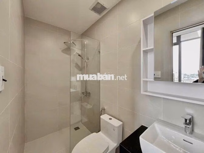 Cho thuê phòng ban công. Gần bên UFM KCX Phú Mỹ Hưng. Tiện sang Quận 4