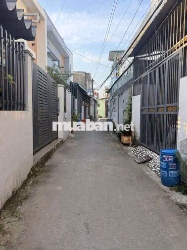 Cần bán đất dĩ an đối diện ubnd Đông Hoà cũ