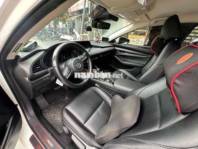 Mazda 3 Deluxe 2022 Trắng 27.000 km