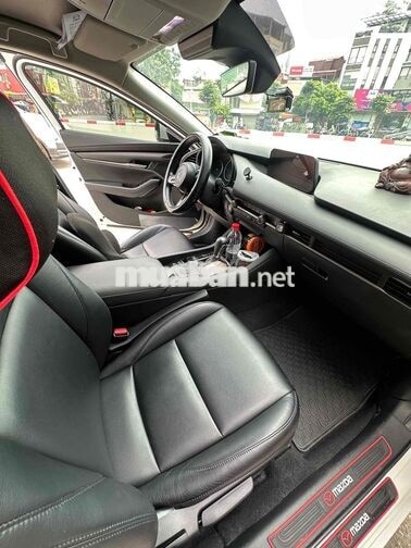 Mazda 3 Deluxe 2022 Trắng 27.000 km