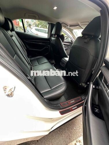 Mazda 3 Deluxe 2022 Trắng 27.000 km