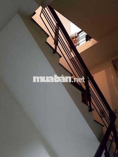 Hẻm ô tô nhỏ ngay mặt tiền Cộng Hoà P13 Tân Bình 4 tầng 57m2 8.8 tỷ.