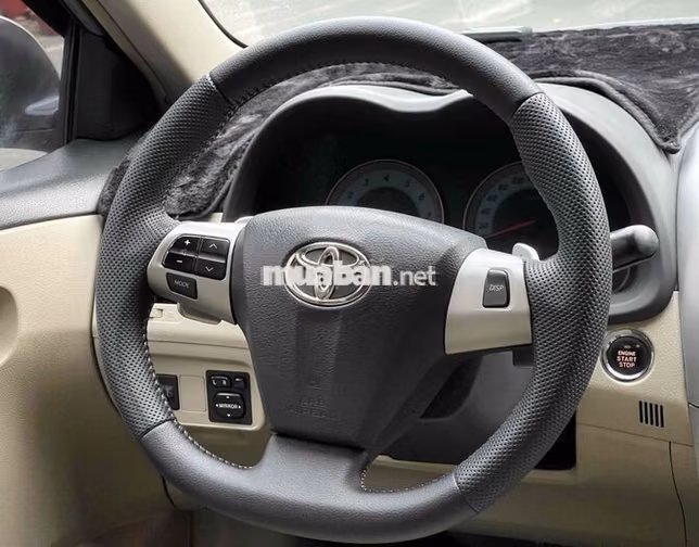 Toyota Corolla Altis 2.0 Tự động 2014 Vàng cát