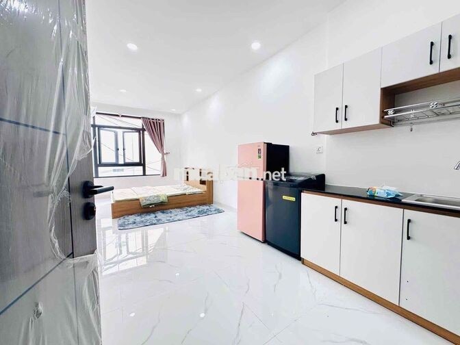 CHO THUÊ CĂN HỘ STUDIO BAN CÔNG , 40m2 - GẦN VÒNG XOAY DÂN CHỦ QUẬN 3