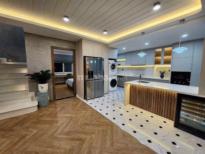 Penthouse Satra Eximland -200m2 nội thất cao cấp 4PN, 3WC Giá 49tr/th
