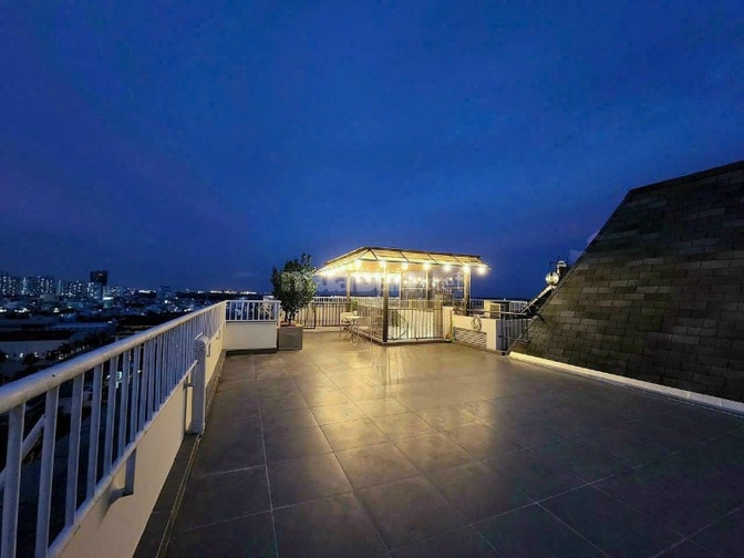 Penthouse Satra Eximland -200m2 nội thất cao cấp 4PN, 3WC Giá 49tr/th