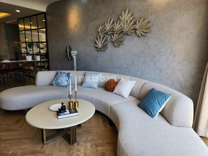 Penthouse Satra Eximland -200m2 nội thất cao cấp 4PN, 3WC Giá 49tr/th