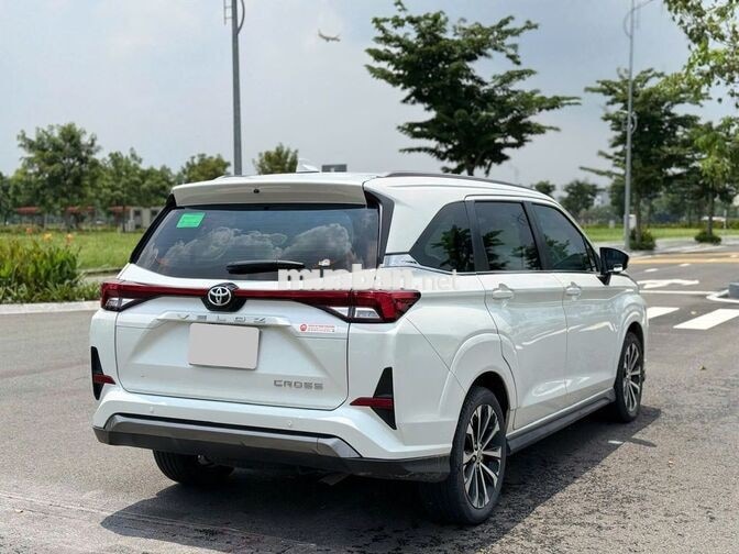 Toyota Veloz Cross Trắng Xe gia đình