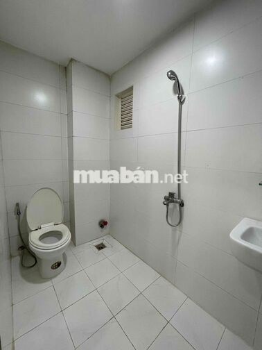 Phòng trọ ban công đường Tạ Quang Bửu, Quận 8