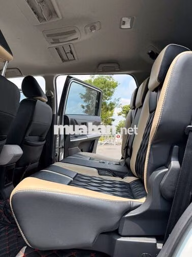 Toyota Veloz Cross Trắng Xe gia đình