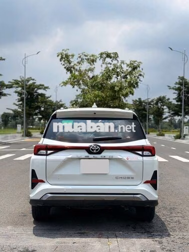 Toyota Veloz Cross Trắng Xe gia đình
