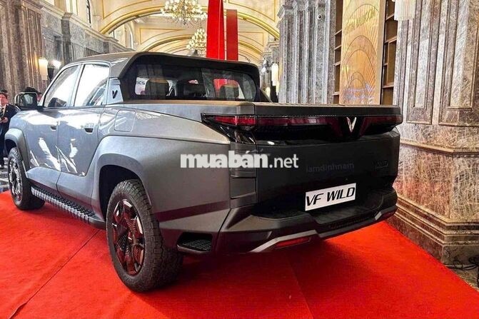 VinFast VF Wild 2026 Bán tải điện 750kg 1000km Đỏ
