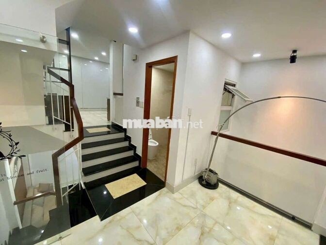 CHO THUÊ NHÀ HẺM XE TẢI THÔNG 4PN 5WC FULL NT NGUYỄN VĂN KHỐI P11