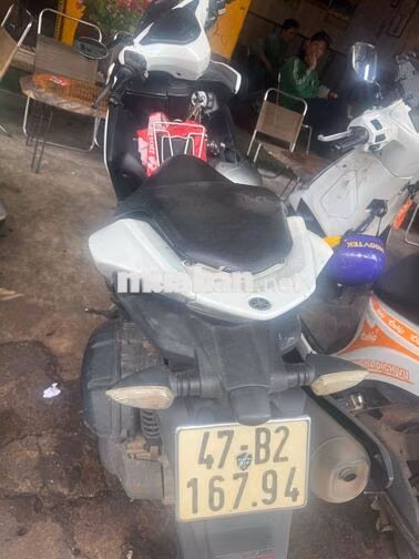 Yamaha NVX 155cc Trắng