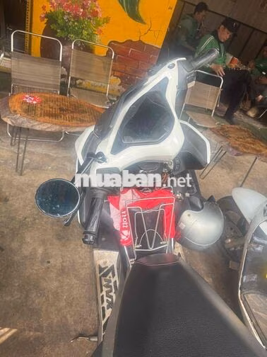 Yamaha NVX 155cc Trắng