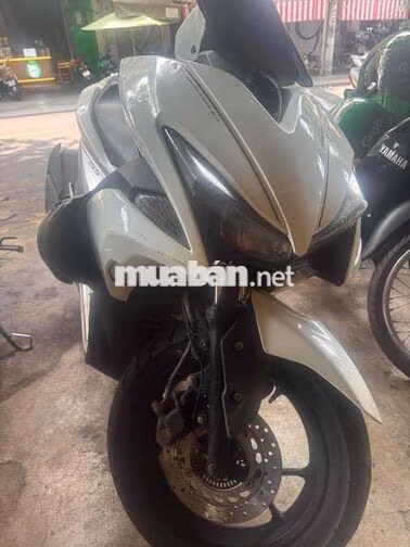 Yamaha NVX 155cc Trắng