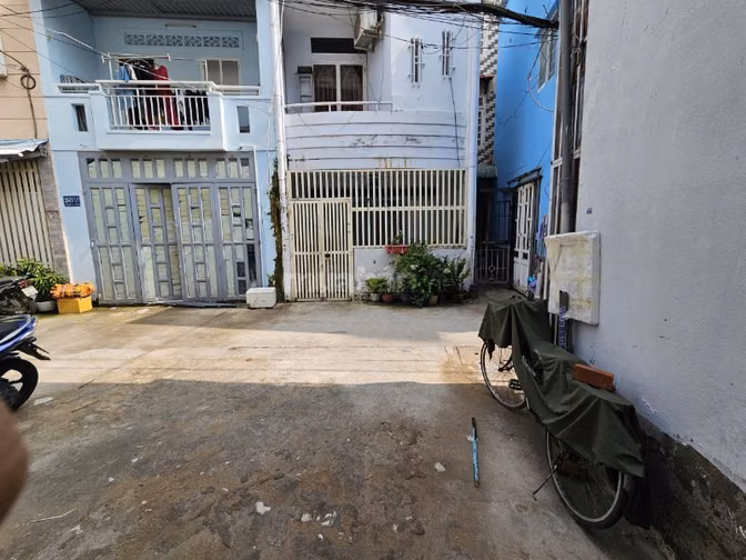 Bán nhà hẽm, gần Lotte, City Land