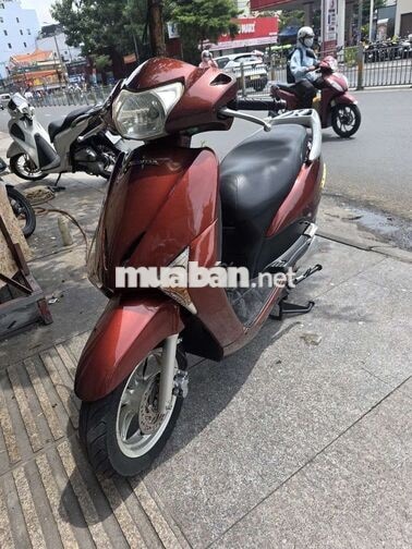 Honda LEAD 2012 . còn đẹp. máy êm. 