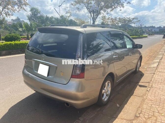 Mitsubishi Grandis 2006 Tự động Ghi cát 87.000 km