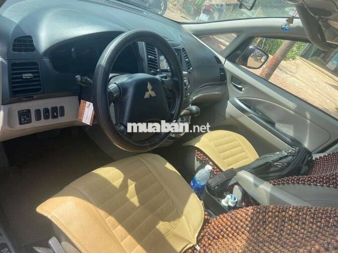 Mitsubishi Grandis 2006 Tự động Ghi cát 87.000 km