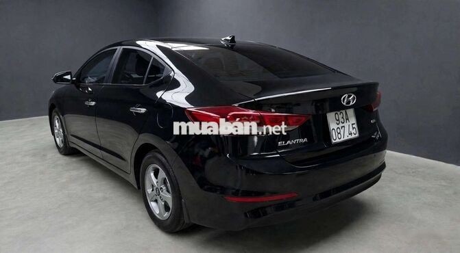 Hyundai Elantra GLS Số sàn Đen
