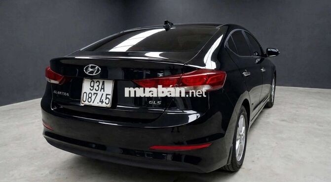 Hyundai Elantra GLS Số sàn Đen