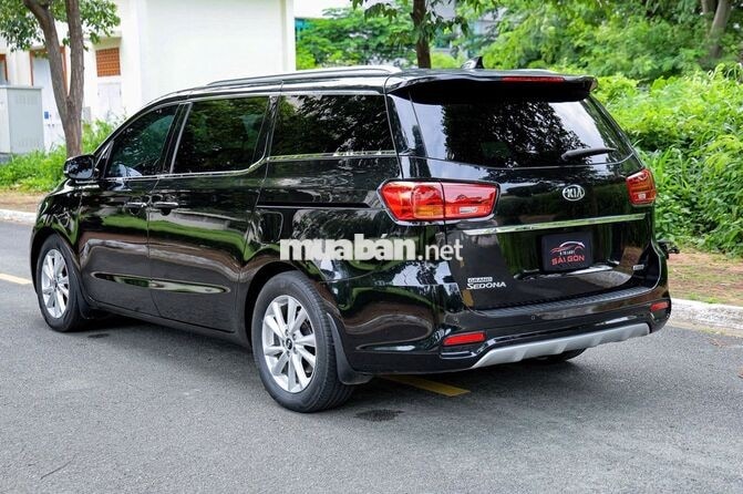 Kia Sedona 2019 90.000 km Đen