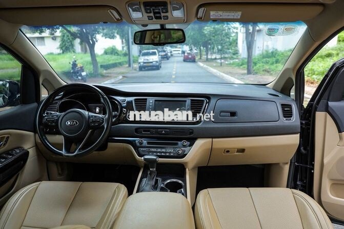 Kia Sedona 2019 90.000 km Đen