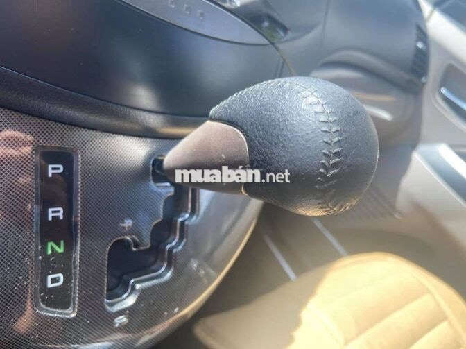 Mitsubishi Grandis 2006 Tự động Ghi cát 87.000 km