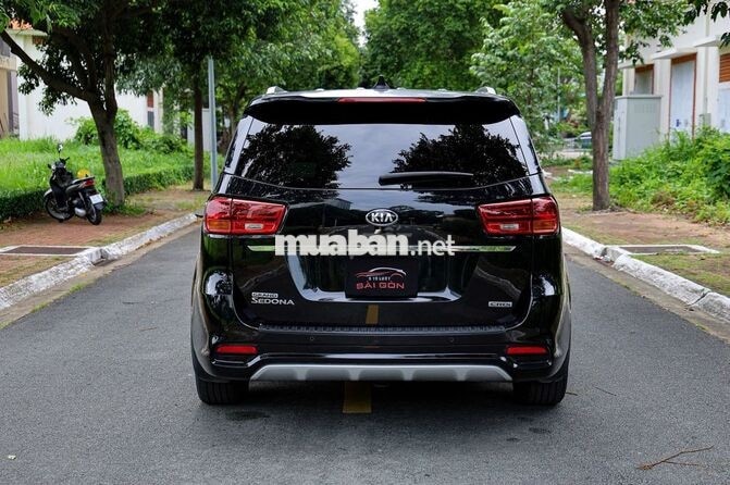 Kia Sedona 2019 90.000 km Đen